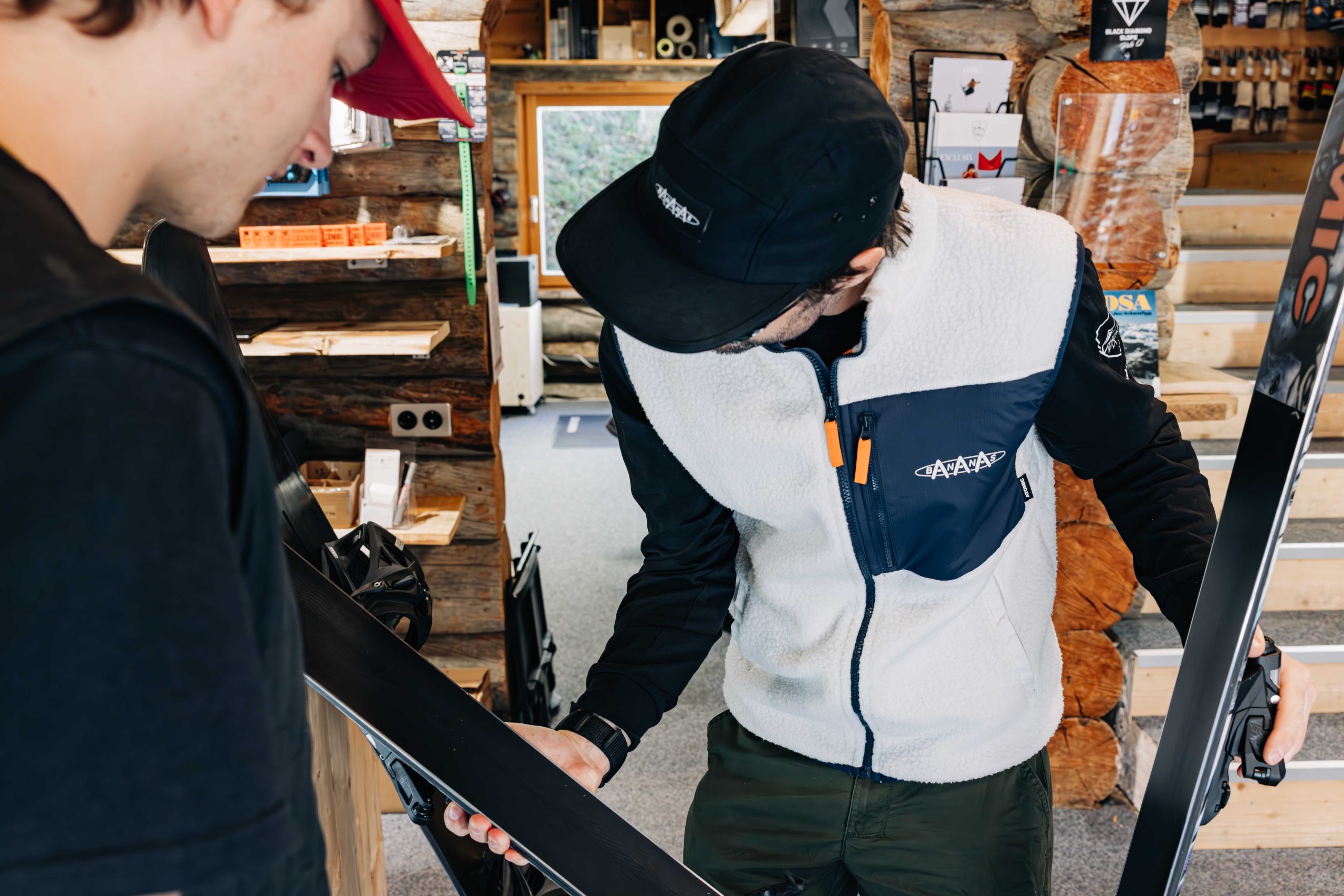 Kontrolle von Ski bei Gisler Sport in Arosa