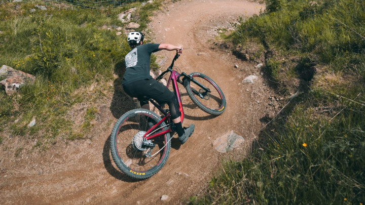 Bikes & E-Bikes